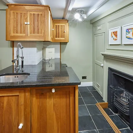 Apartment Host & - Henderson House *