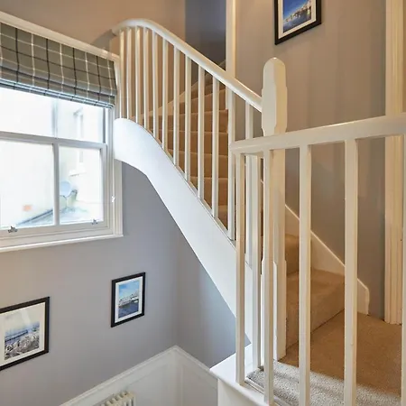 Host & - Henderson House