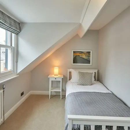 Host & - Henderson House Apartamento Whitby