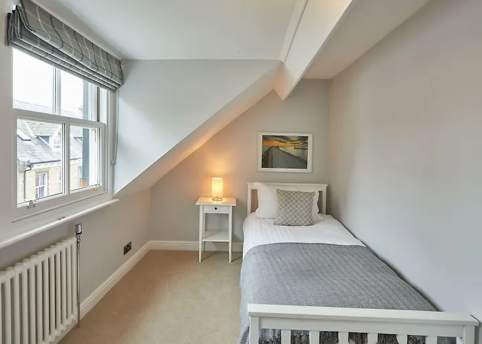 Host & - Henderson House Διαμέρισμα Γουίτμπι