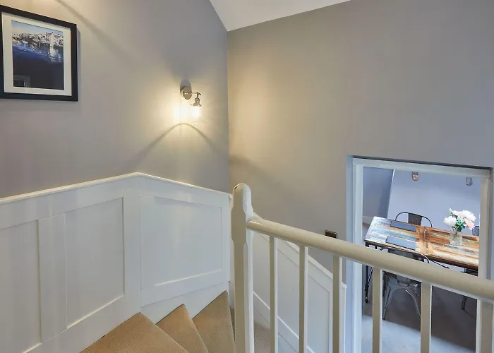 Host & - Henderson House Διαμέρισμα *