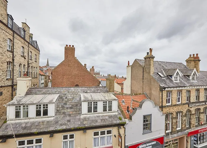 Host & - Henderson House Γουίτμπι